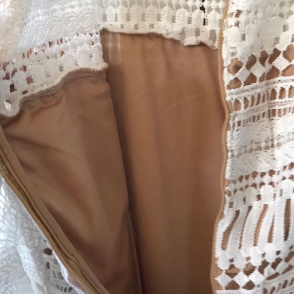 Cold shoulder dress - Picture 7 of 7